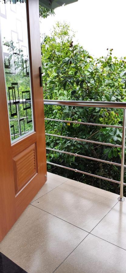 Soly'S Villa Homestay Munnar Kültér fotó